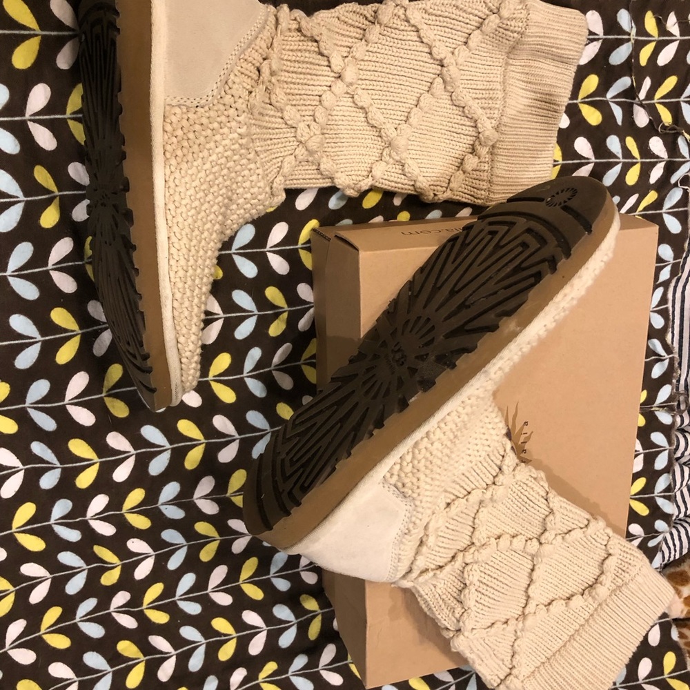 Ugg sweater boots